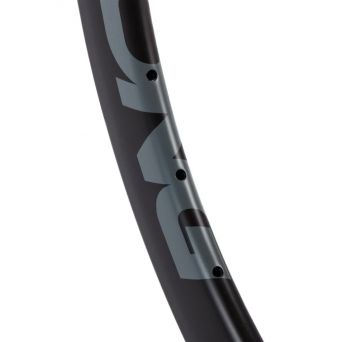 Stay Strong Aero Carbon DVSN V3 Exp Rim - 28h - Black/Grey