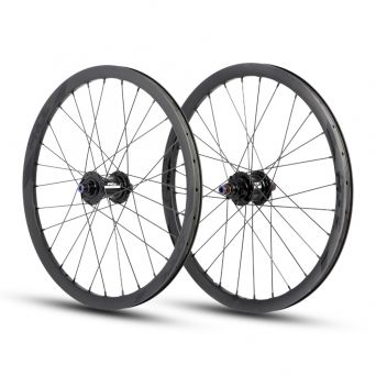 Roues 20" (451) Pride Wave Matt Black - Fusion 10/10mm Black