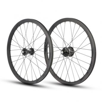 Wheels 20" (451) Pride Wave Matt Black / Pride Matrix 10/10mm - Splash Blk/Sil