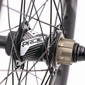 Pride Wave Ud Matt White / Pride Control 36H Wheelset - Black