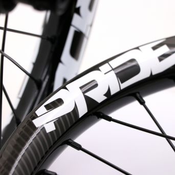 Pride Gravity Pro Aero Ud Gloss Disc Wheelset - Black Hubs