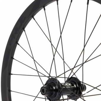 Roues 20" (451) Pride Wave Matt Black - Matrix 10/10mm Black