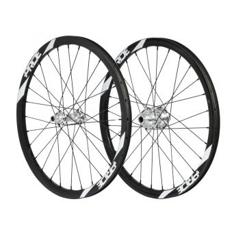 Roues 20" (451) Pride Wave Gloss White / Control V2 10/15mm - Polish